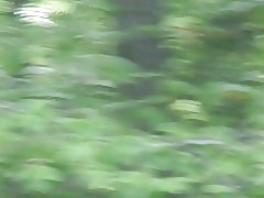 Teini naapuri &amp; s äiti pihalla